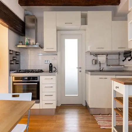 Apartamento Casa De' Chiari, In The Historic Center Bolonha