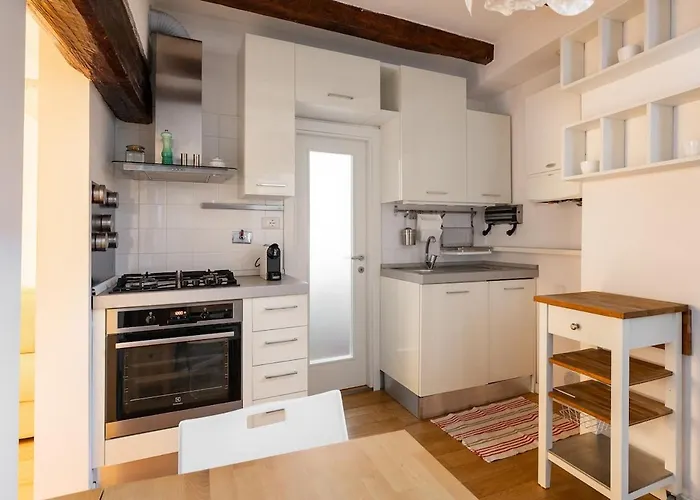 شقة Casa De' Chiari, In The Historic Center *