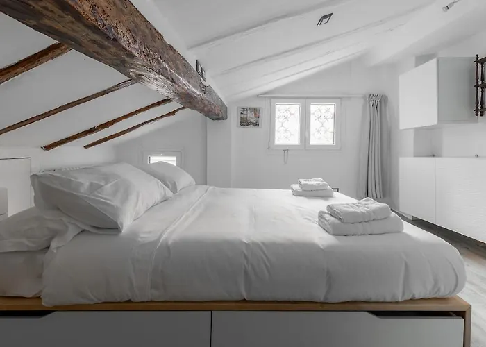 شقة Casa De' Chiari, In The Historic Center