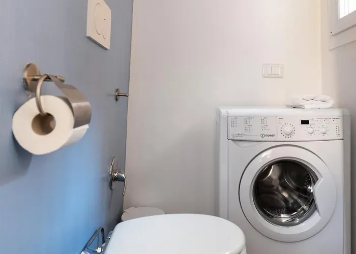 Casa De' Chiari, In The Historic Center بولونيا